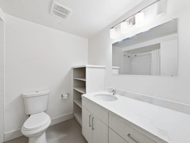 1944 Charles Street, Vancouver, BC, V5L 2T9 - 24