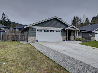 1028 Celia Crescent - 2