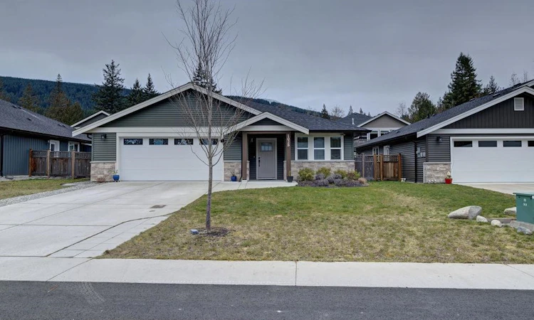 1028 Celia Crescent