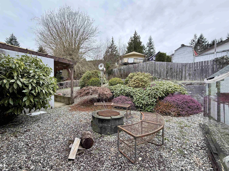 5808 Anchor Road, Sechelt, BC, V7Z 0N3 - 9