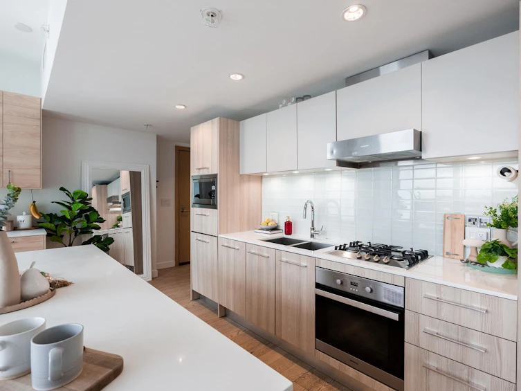 1801-4638 Gladstone Street, Vancouver, BC, V5N 0G5 - 5