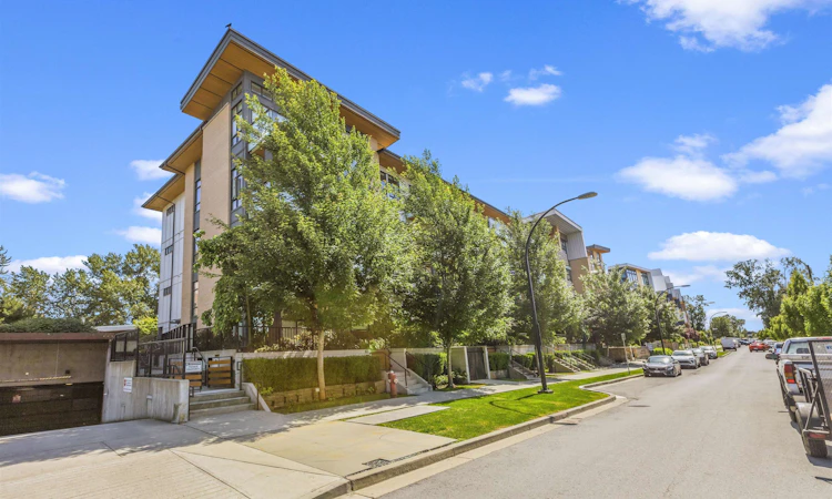 205-300 Salter Street