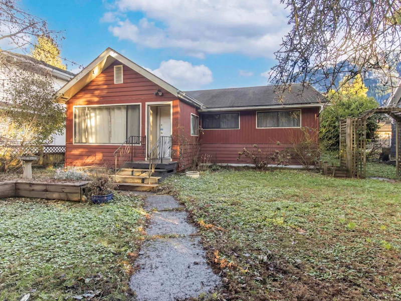 37970 Fifth Avenue, Squamish BC V8B 0P7