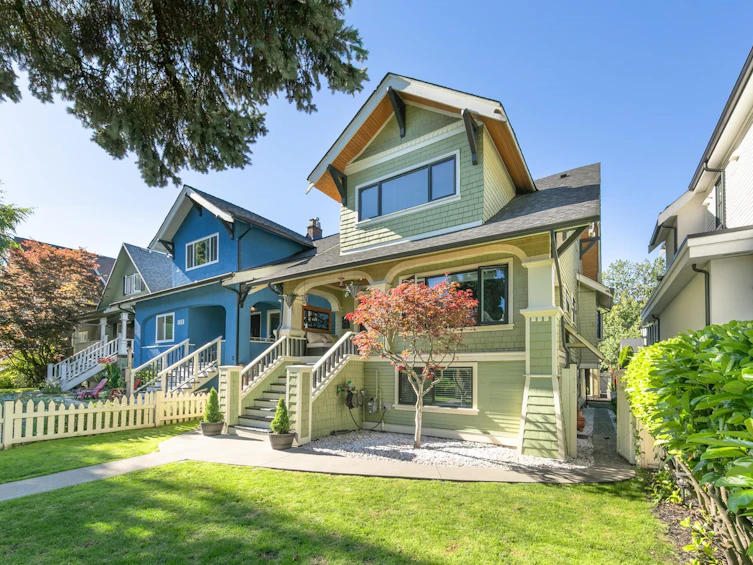 153 W 19th Avenue, Vancouver, BC, V5Y 2B5