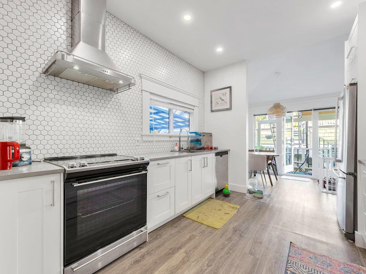 153 W 19th Avenue, Vancouver, BC, V5Y 2B5 - 22