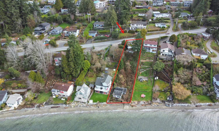 5225B Sunshine Coast Highway