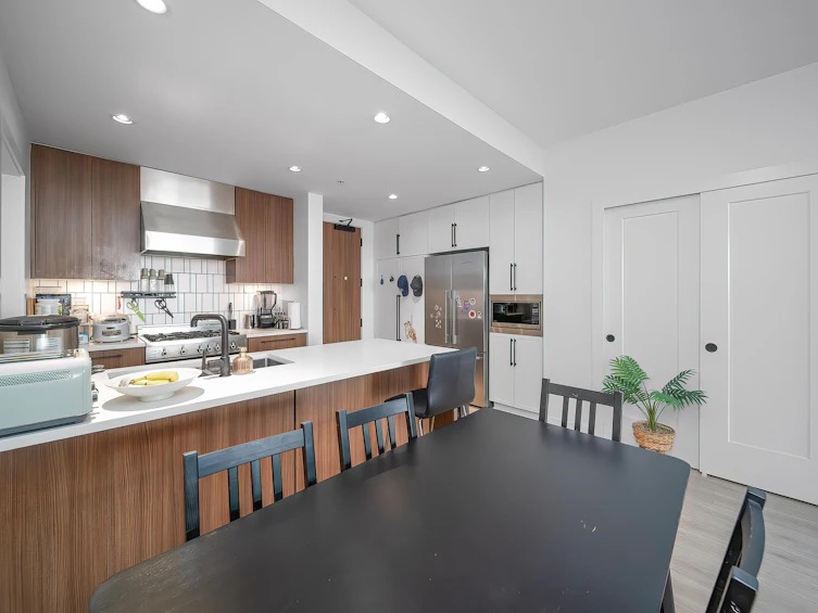 208-6933 Cambie Street, Vancouver, BC, V6P 0J1 - 10