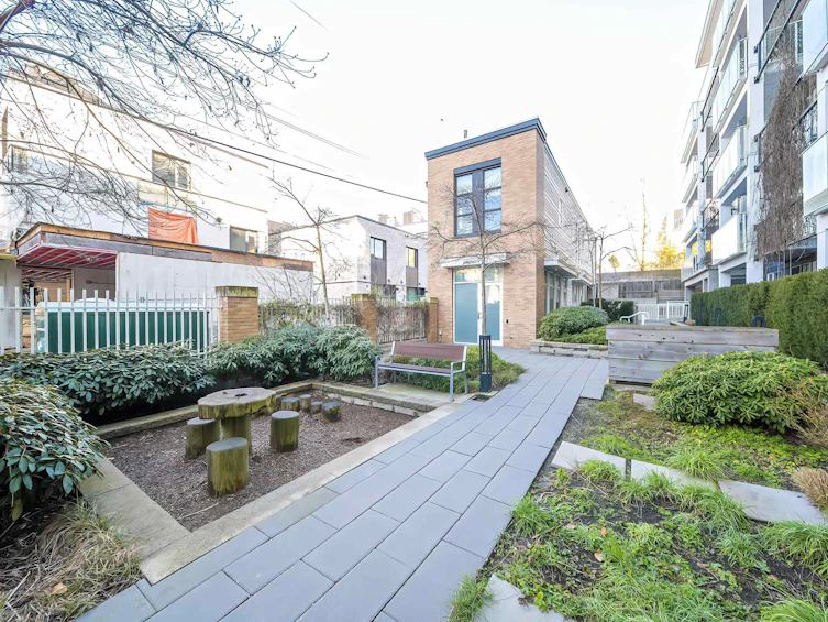 208-6933 Cambie Street, Vancouver, BC, V6P 0J1 - 27