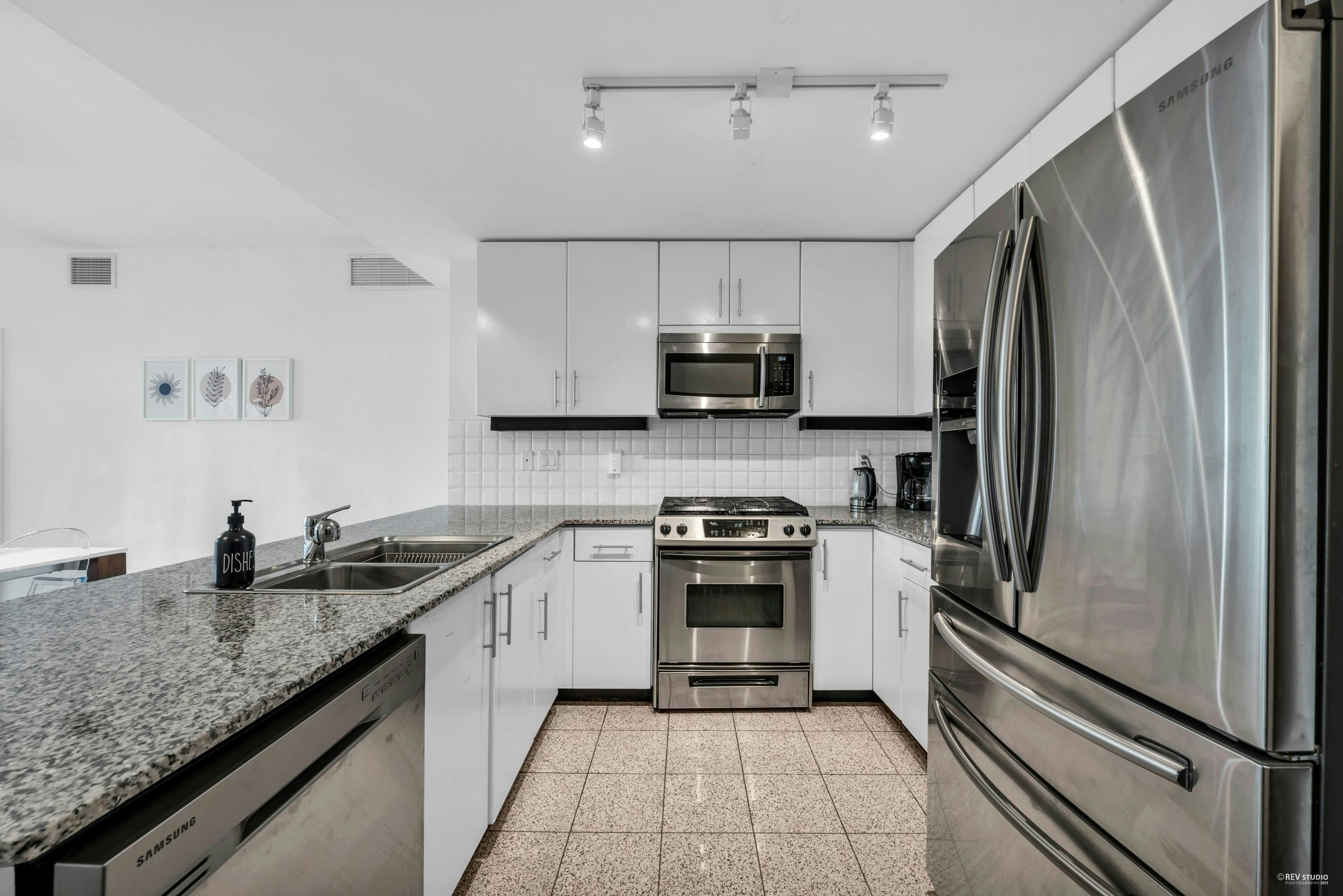 409-100 E Esplanade Street - 5