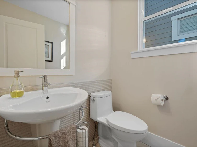 23043 Billy Brown Road, Langley, BC, V1M 4G2 - 11