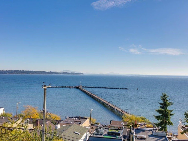 15061 Victoria Avenue, Surrey, BC, V4B 1G4