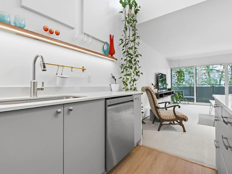 314-2416 W 3rd Avenue, Vancouver, BC, V6K 1L8 - 5