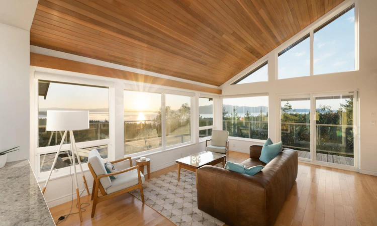 10339 Sunshine Coast Highway