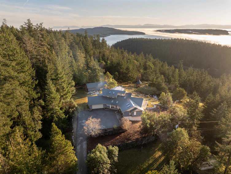 10339 Sunshine Coast Highway, Halfmoon Bay, BC, V7Z 1B7
