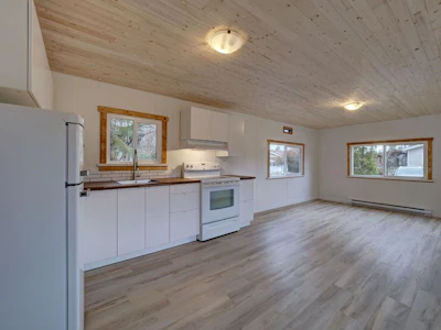 28-1413 Sunshine Coast Highway - 2
