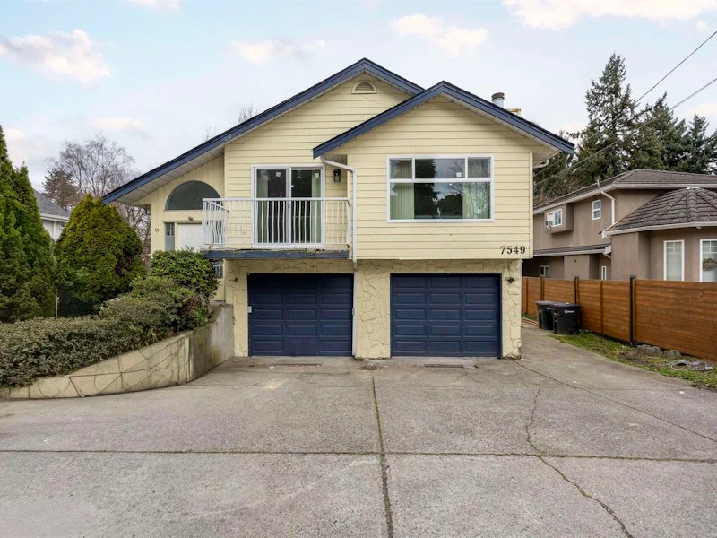 7549 10th Avenue, Burnaby BC V3N 2S1