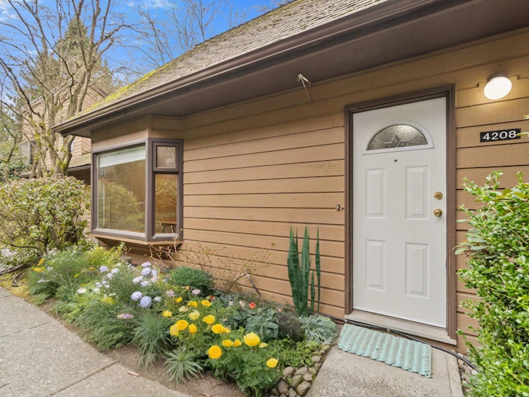 4208 Garden Grove Drive, Burnaby, BC, V5G 4G6 - 2
