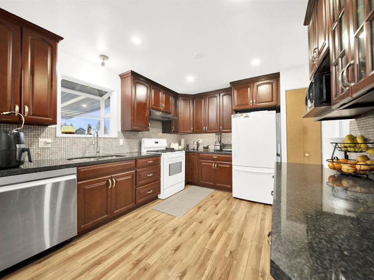 6369 173a Street, Surrey, BC, V3S 5J8 - 9
