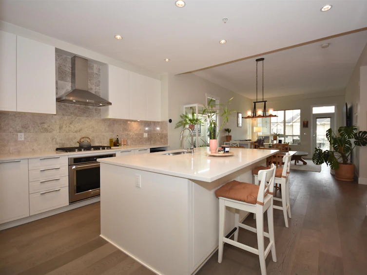 229-5535 Admiral Way, Delta, BC, V4K 0E3 - 2