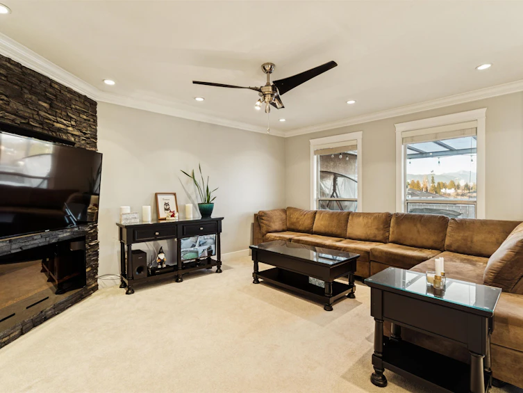 7622 2nd Street, Burnaby, BC, V3N 3R8 - 9