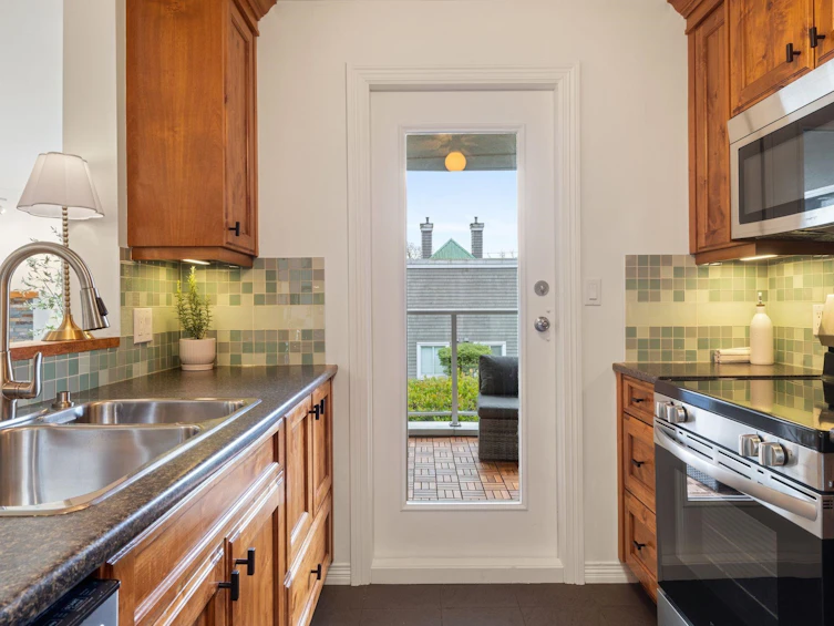 212-8450 Jellicoe Street, Vancouver, BC, V5S 4S9 - 13