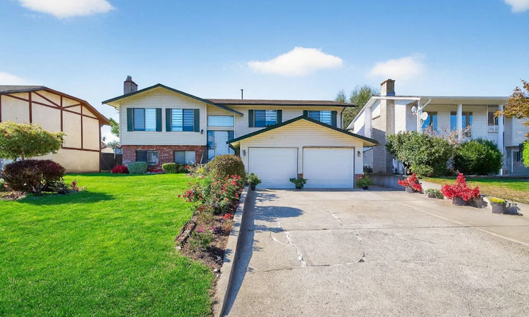 3443 Shuswap Terrace
