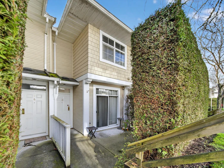 3-3580 Rainier Place, Vancouver, BC, V5S 4T3 - 3