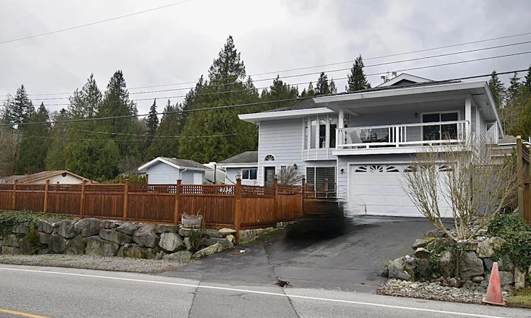 6135 Fairway Avenue