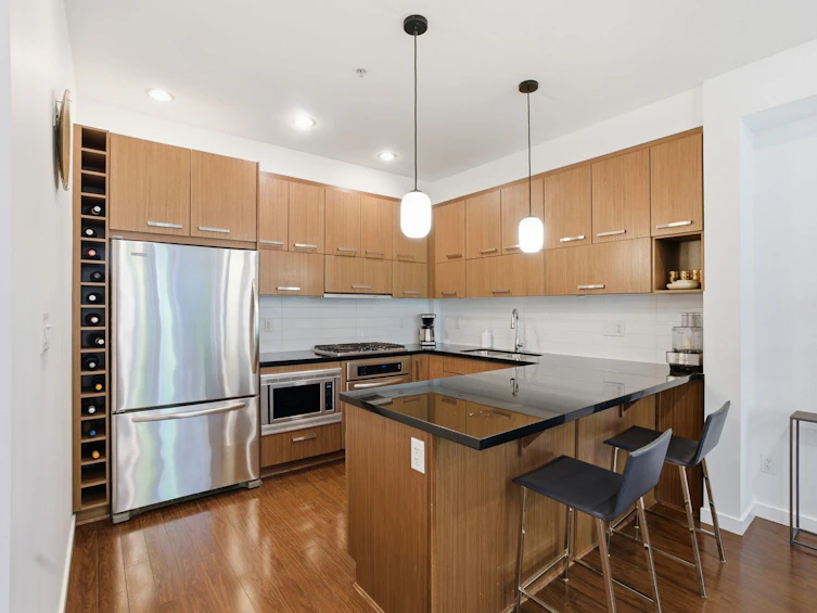 2761 Guelph Street, Vancouver, BC, V5T 3P6 - 5