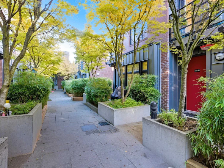 2761 Guelph Street, Vancouver, BC, V5T 3P6 - 3