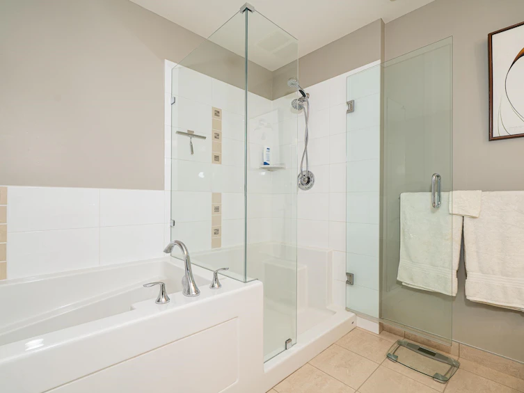 1004-1415 Parkway Boulevard, Coquitlam, BC, V3E 0C7 - 11