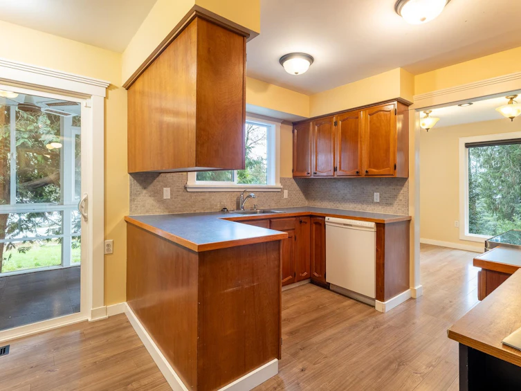 5080 Sunshine Coast Highway, Sechelt, BC, V7Z 0G6 - 6