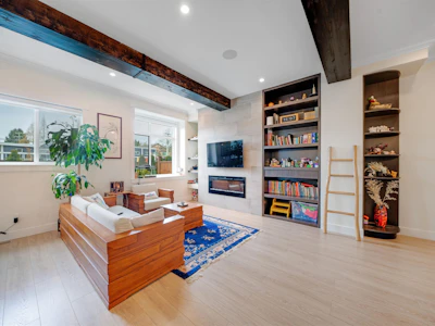 8-1454 162b Street - 5