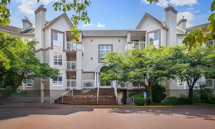 321-7453 Moffatt Road