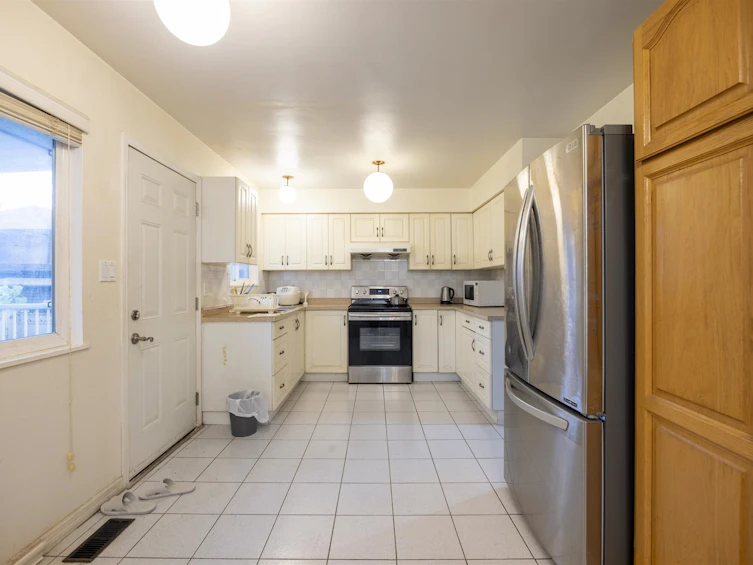 675 Duncan Avenue, Burnaby, BC, V5B 4M1 - 8