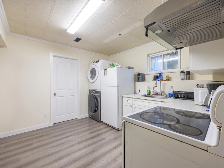 675 Duncan Avenue, Burnaby, BC, V5B 4M1 - 23