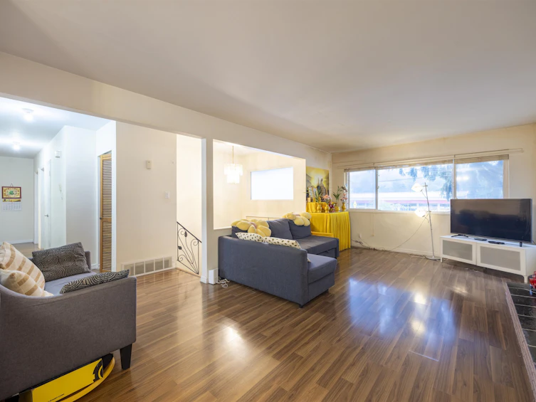 675 Duncan Avenue, Burnaby, BC, V5B 4M1 - 4