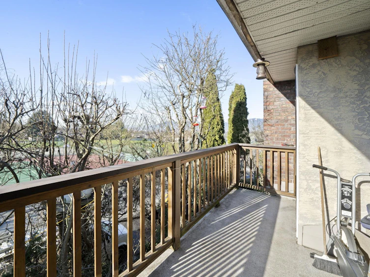 3206 E 25th Avenue, Vancouver, BC, V5R 1J6 - 4