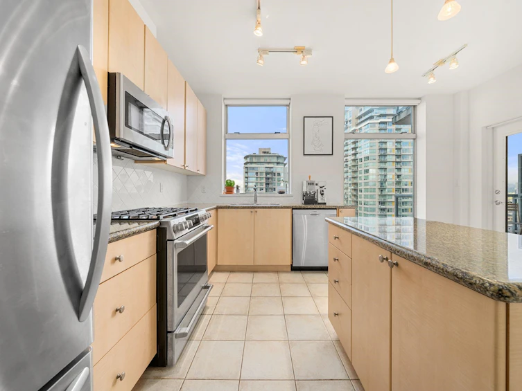 1006-160 E 13th Street, North Vancouver, BC, V7L 2L5 - 17