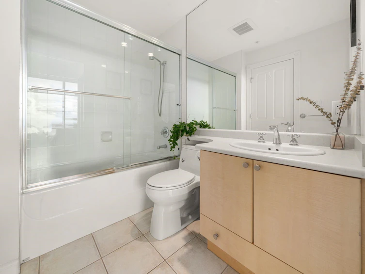 1006-160 E 13th Street, North Vancouver, BC, V7L 2L5 - 32