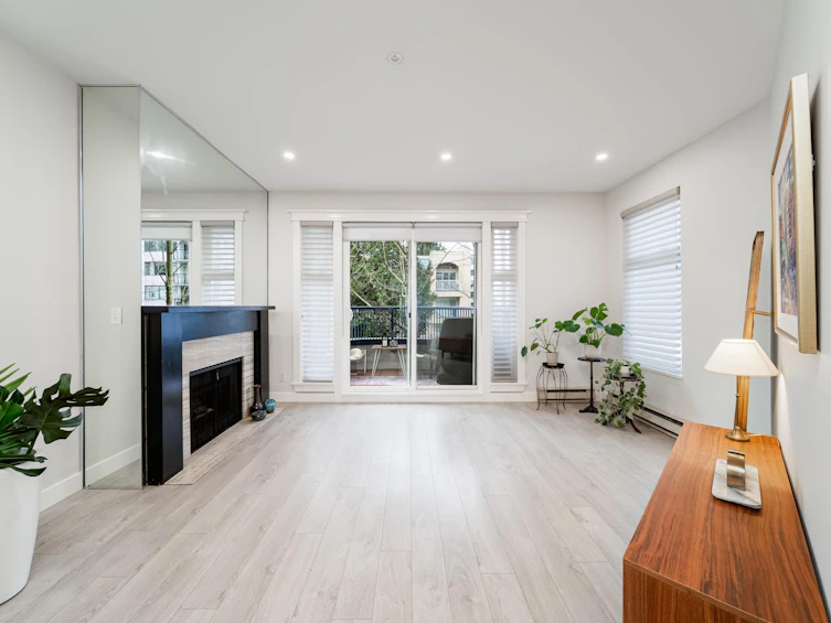 212-1924 Comox Street, Vancouver, BC, V6G 1R4 - 4