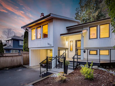 1614 Lynn Valley Road - 2