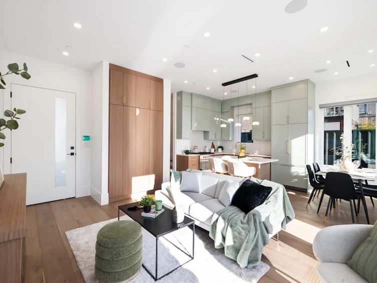 2334 E 5th Avenue, Vancouver, BC, V5N 1N1 - 3