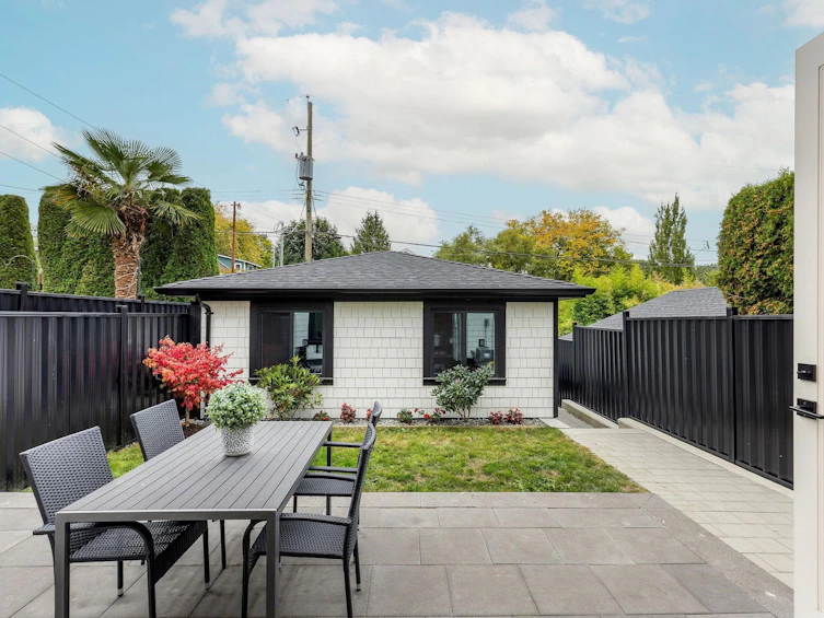 2334 E 5th Avenue, Vancouver, BC, V5N 1N1 - 11