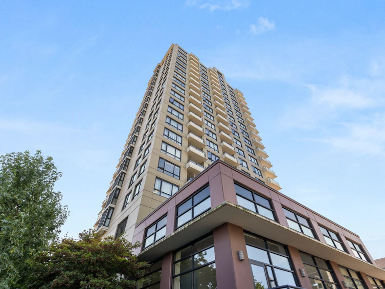 808-1 Renaissance Square, New Westminster, BC, V3M 0B6 - 2