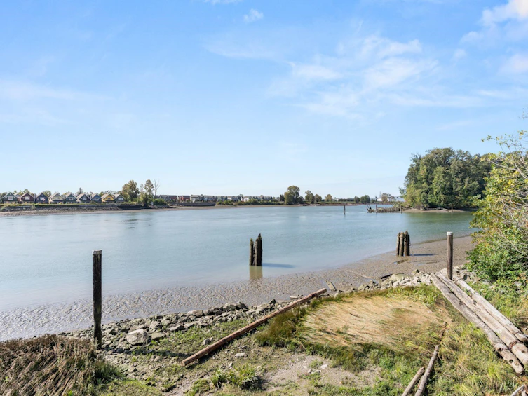 808-1 Renaissance Square, New Westminster, BC, V3M 0B6 - 31