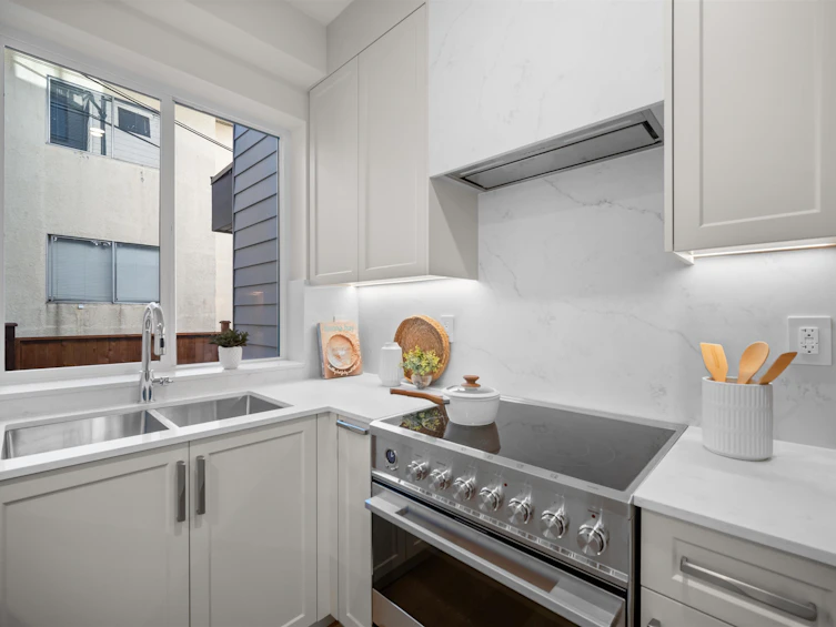 103-1837 E Georgia Street, Vancouver, BC, V5L 2B5 - 16