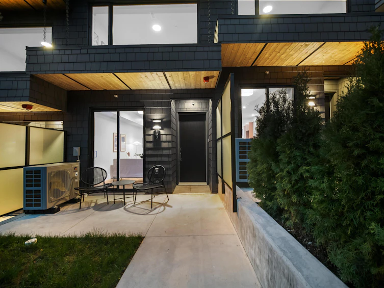 103-1837 E Georgia Street, Vancouver, BC, V5L 2B5 - 9