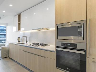 1005-6811 Pearson Way - 3