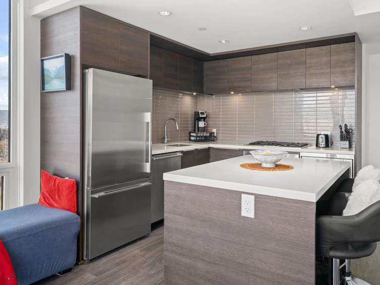 2202-1550 Fern Street, North Vancouver, BC, V7J 0A9 - 6